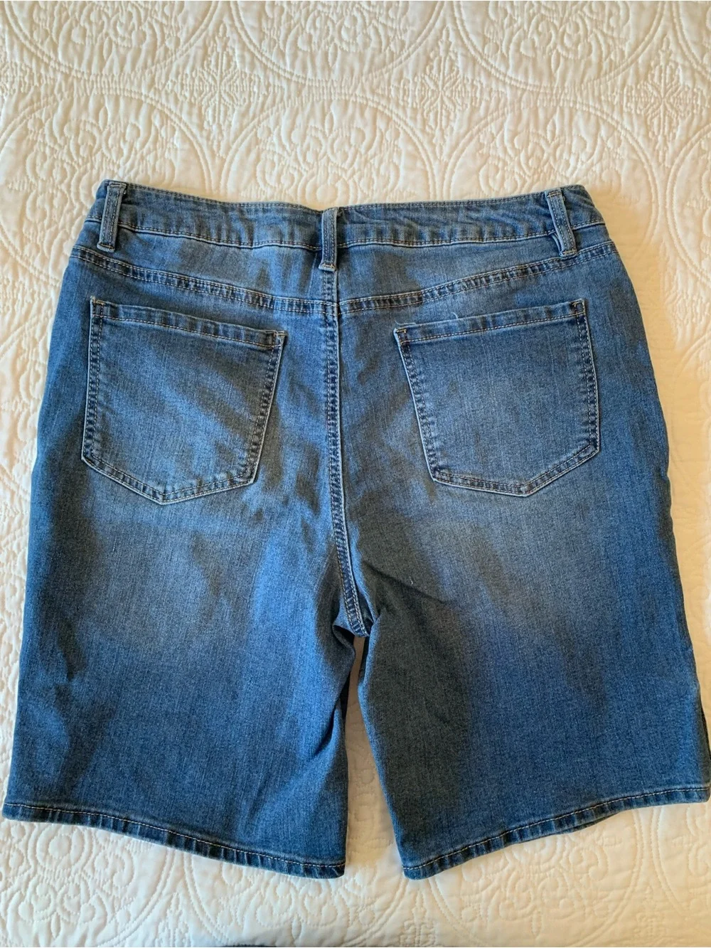 d. jeans Women's Dark Blue Denim Bermuda Shorts, size 12